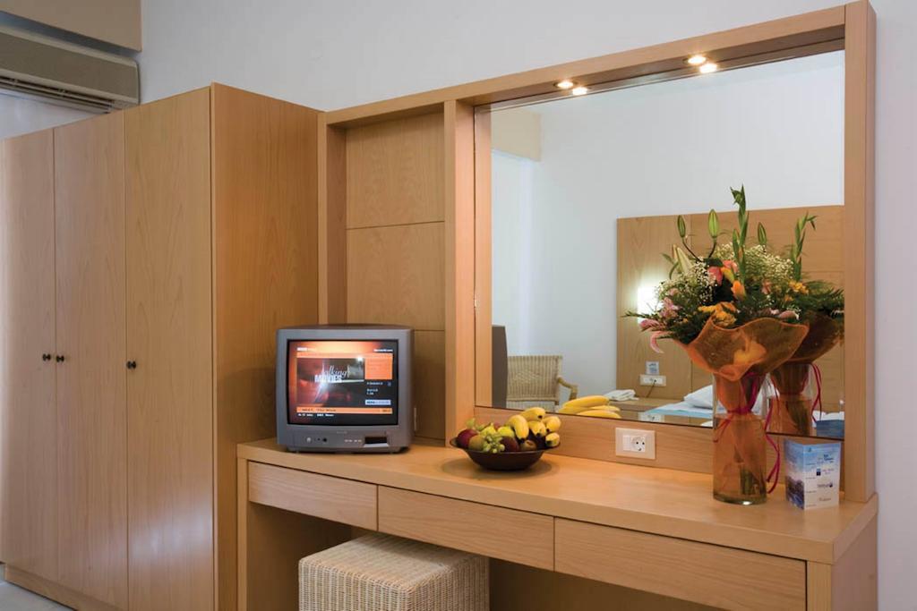 Islands Hotel 2*